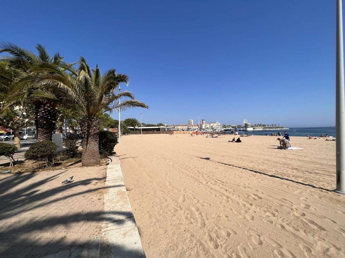 Studio Cabine A 200M De Port Frejus, Plage, Commerces, Terrasse, 4 Couchages, Menage Inclus - Fr-1-226A-31 Ngoại thất bức ảnh