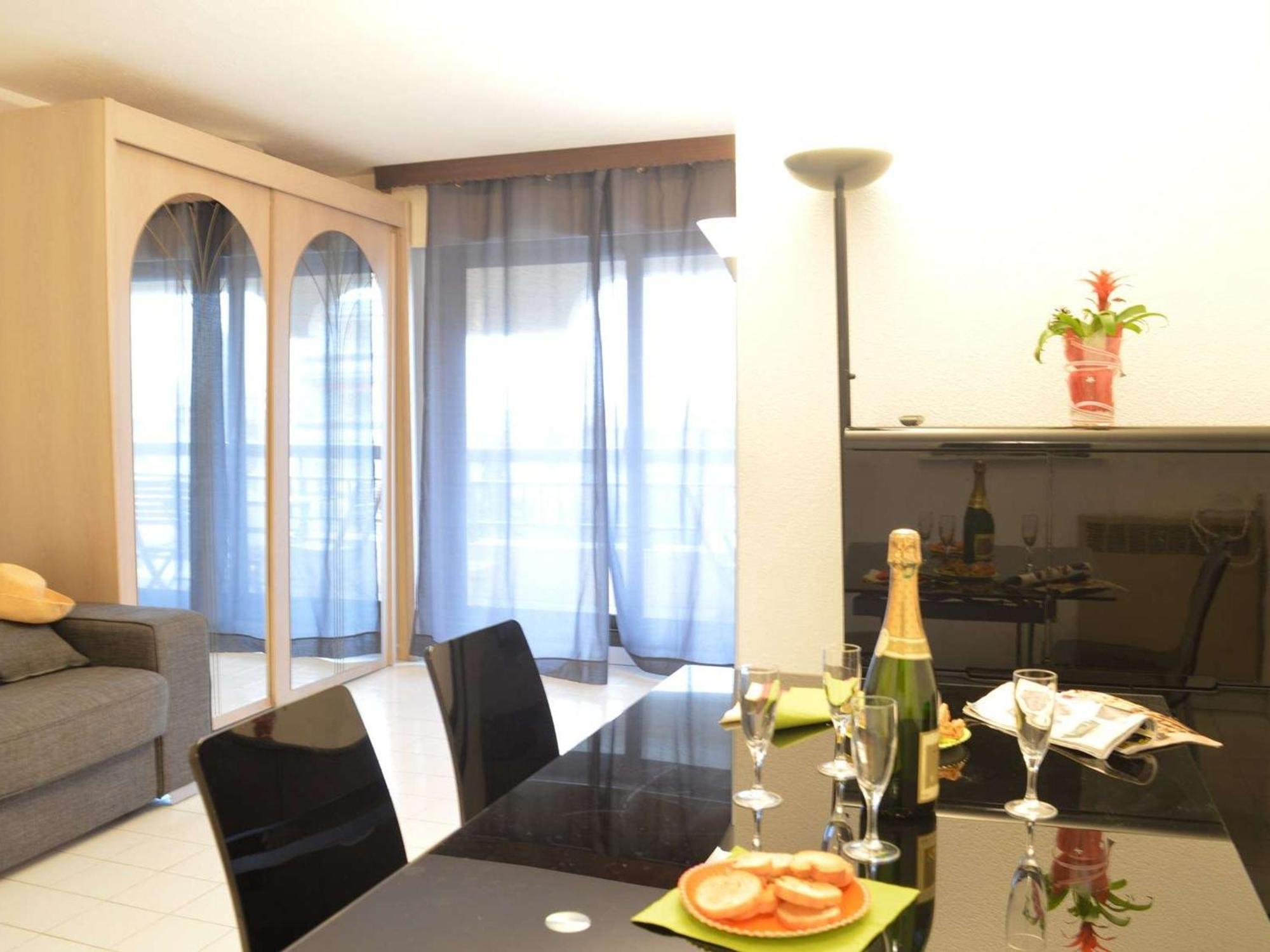Studio Cabine A 200M De Port Frejus, Plage, Commerces, Terrasse, 4 Couchages, Menage Inclus - Fr-1-226A-31 Ngoại thất bức ảnh