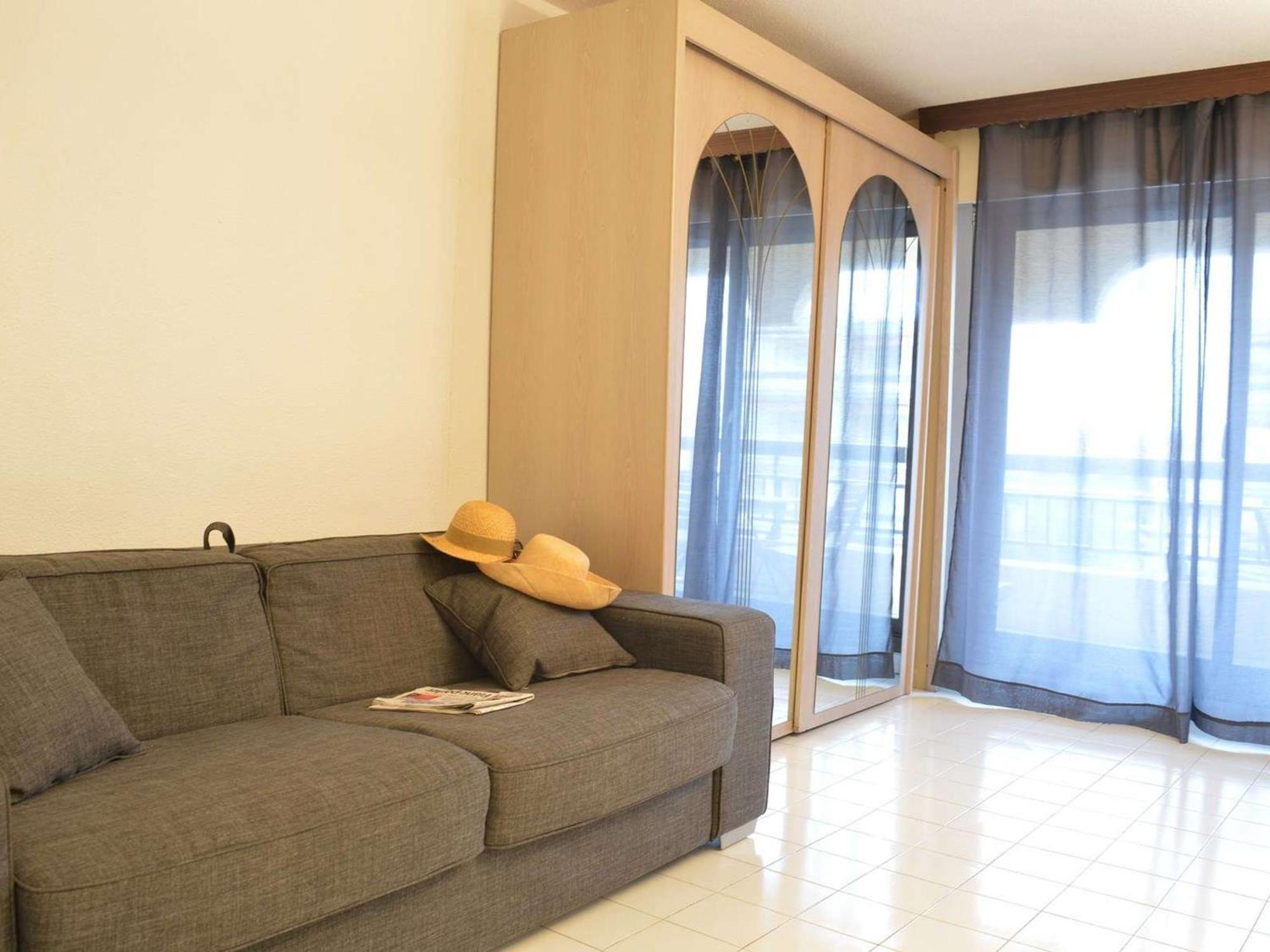 Studio Cabine A 200M De Port Frejus, Plage, Commerces, Terrasse, 4 Couchages, Menage Inclus - Fr-1-226A-31 Ngoại thất bức ảnh