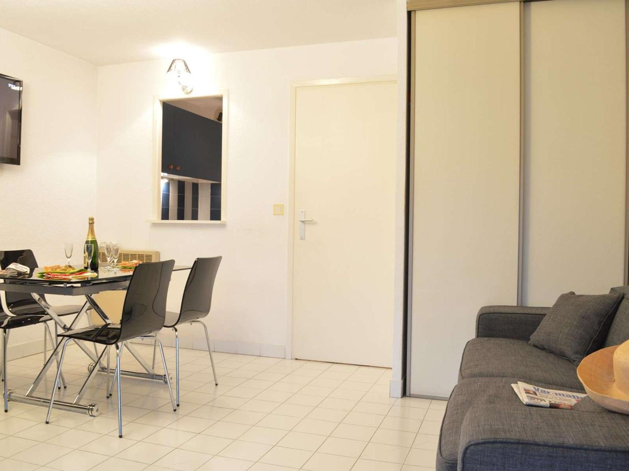 Studio Cabine A 200M De Port Frejus, Plage, Commerces, Terrasse, 4 Couchages, Menage Inclus - Fr-1-226A-31 Ngoại thất bức ảnh